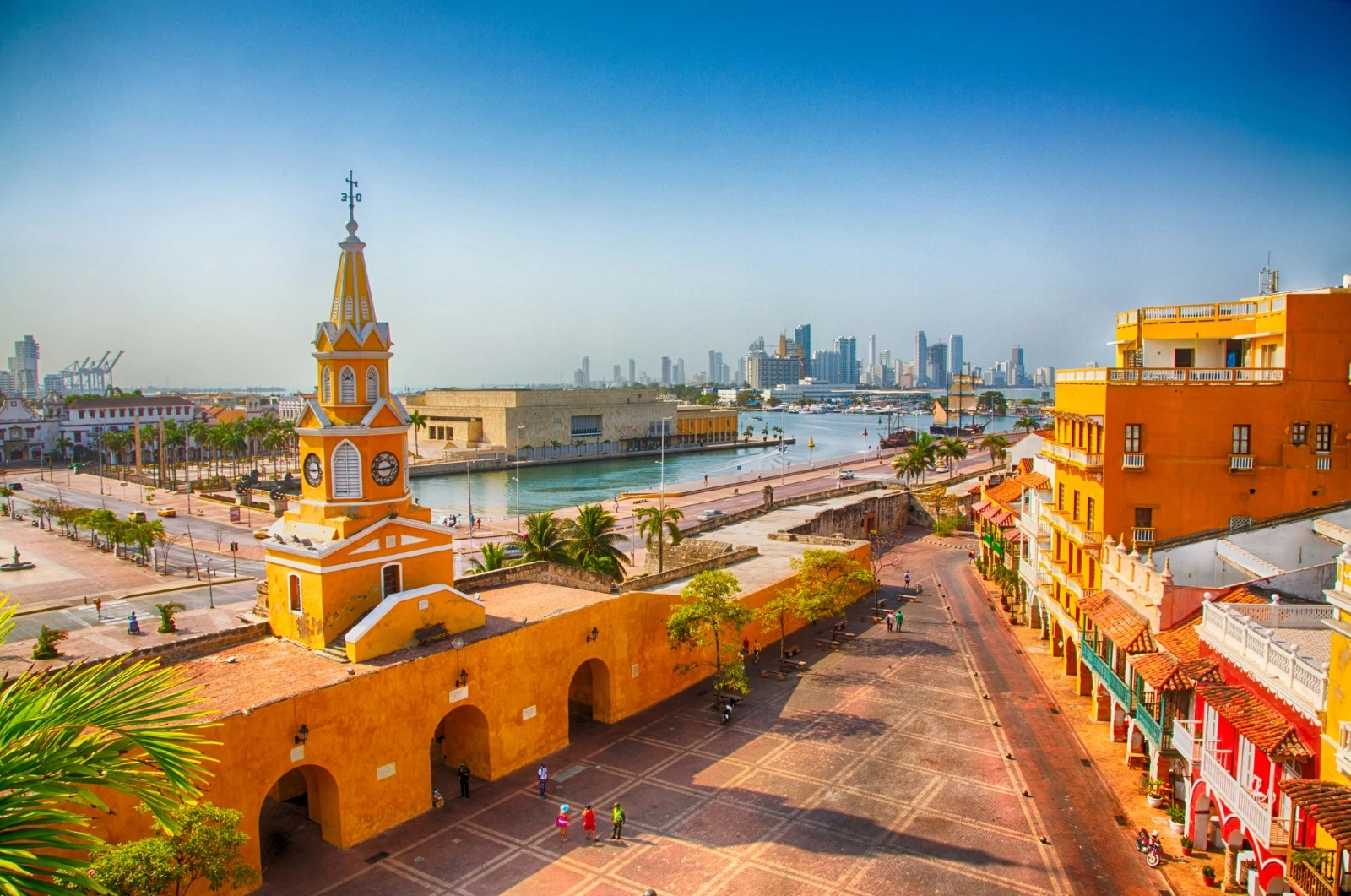 Torre-del-Reloj-en-Cartagena-de-Indias-Colombia