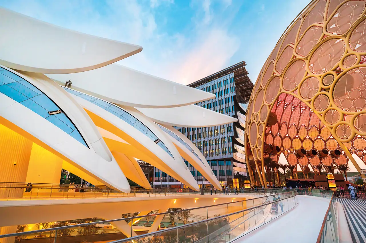 expo-city-dubai-al-wasl-plaza-pabellon-de-los-emiratos-arabes-unidos-disenado-por-santiago-calatrava_5aad53f2_250327184828_1280x852