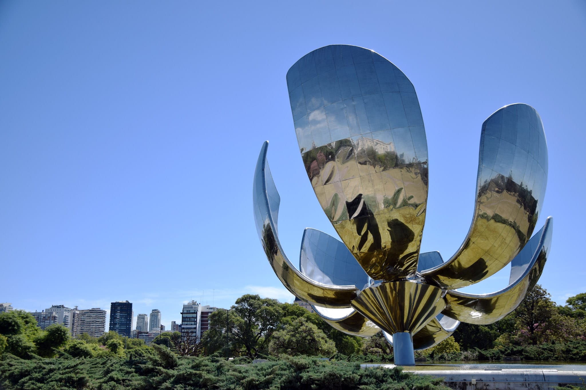 Floralis-Generica-Buenos-Aires-trip-travel
