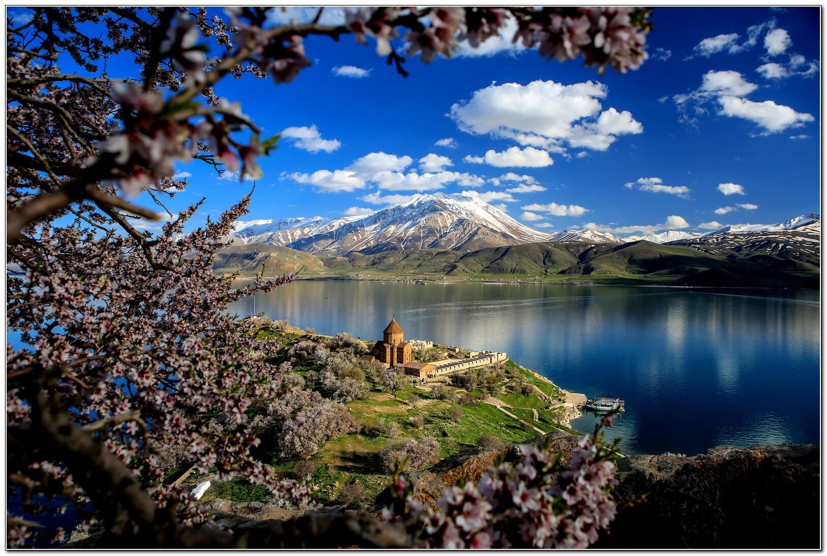 718akdamar-island-van-turkey-lake